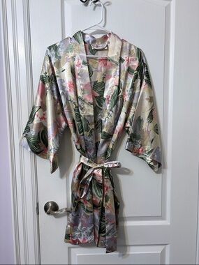 Silky Floral Kimono Robe in Cream and Green